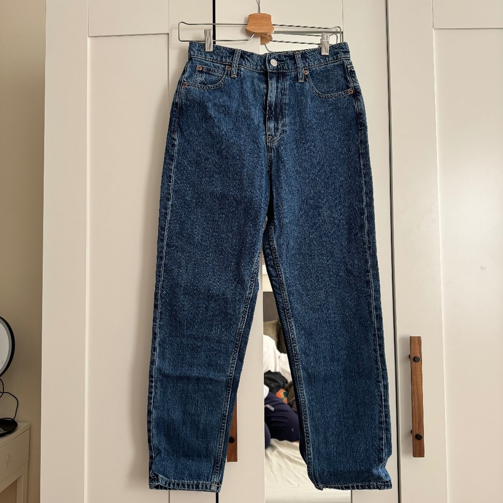 GAP Dark Wash High Waist Mom Jeans size 4 (27)